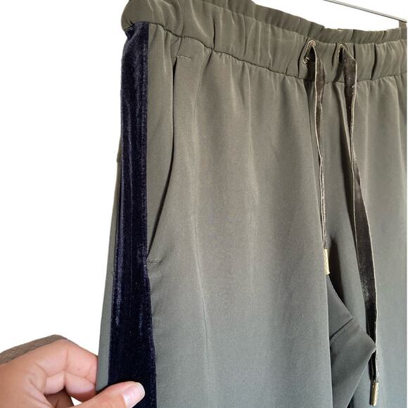 LULULEMON Special Edition‎ On the Fly Jogger *Velvet Trim* Dark Olive - Picture 7 of 12